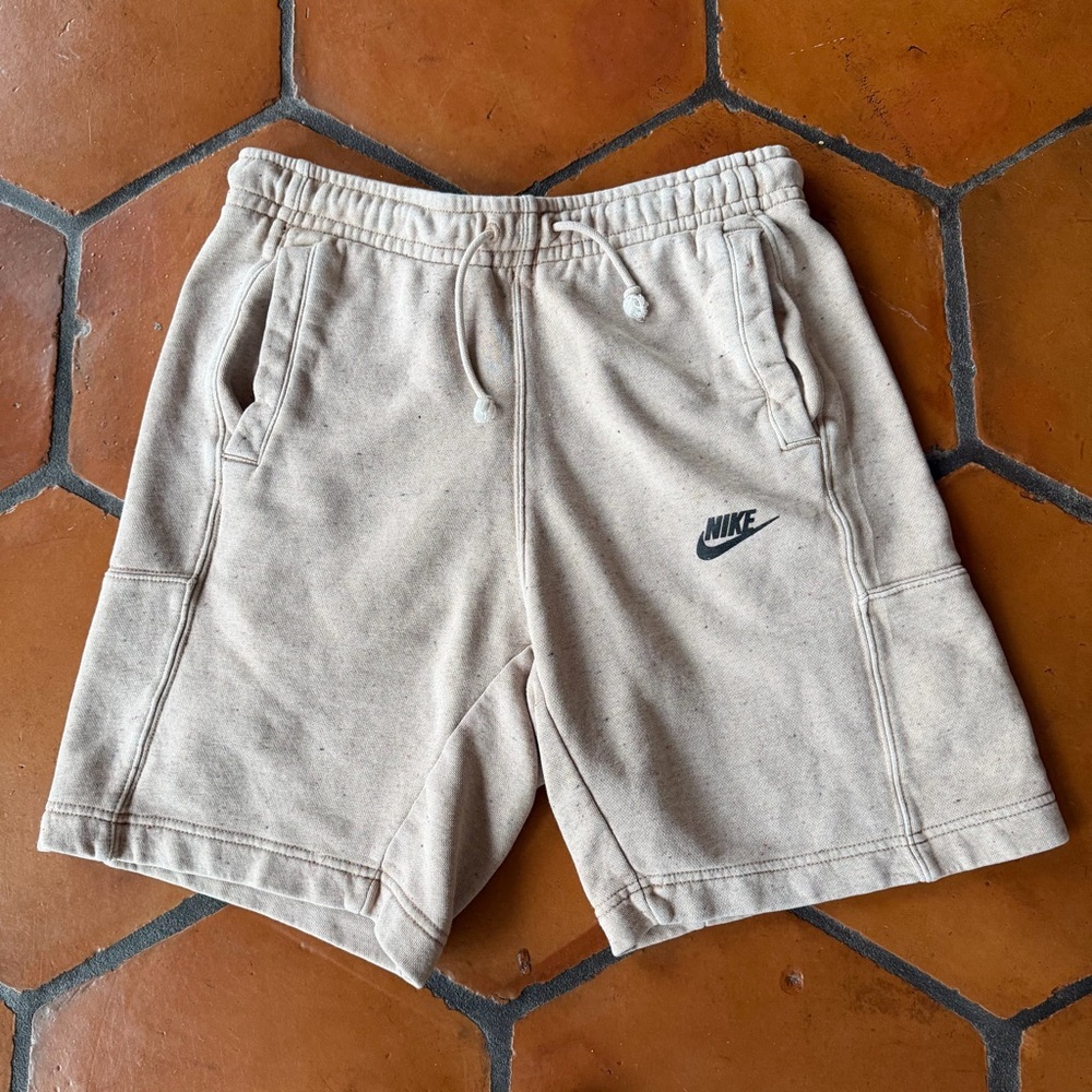 Nike Sportswear Club Fleece Shorts Men’s Small Confetti Beige Lounge Athleisure